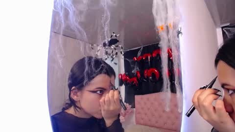 pinky_f00x online show from October 2025 08:20:01 PM