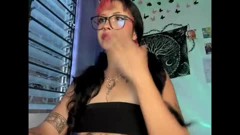 Snapshot of pinky_promiseex chatting on June 2026 11:06:01 PM pinky_promiseex online show from June 2026 11:06:01 PM
