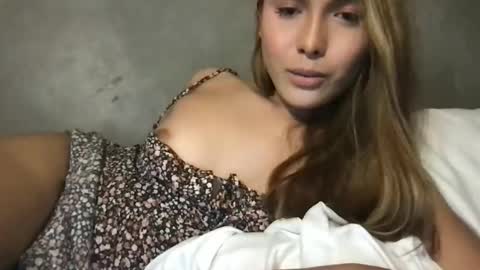 Snapshot of pinky_skylar chatting on February 2026 06:40:02 AM taylor-dont forget to follow and give thumps up online show from February 2026 06:40:02 AM