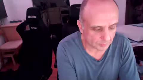 Snapshot of pip10 chatting on October 2025 03:03:02 AM pip10 online show from October 2025 03:03:02 AM