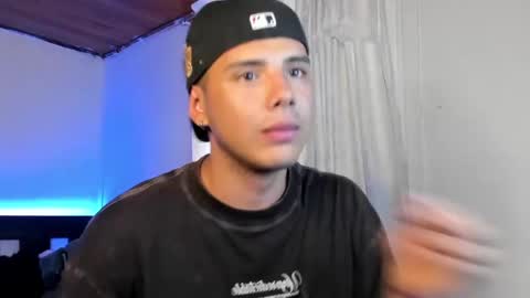 Snapshot of piperodriguez_ chatting on January 2025 09:36:02 PM Pipe Rodriguez online show from January 2025 09:36:02 PM