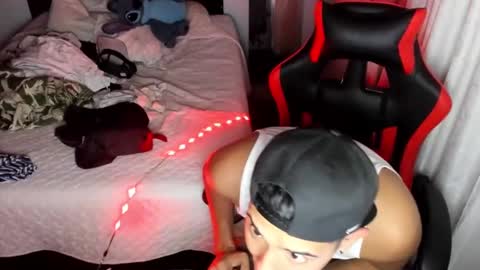 Snapshot of piperodriguez_ chatting on February 2025 07:16:02 AM Pipe Rodriguez online show from February 2025 07:16:02 AM