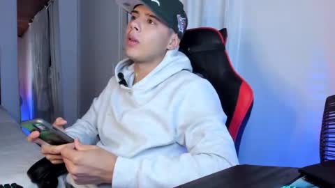 Snapshot of piperodriguez_ chatting on February 2025 02:51:02 AM Pipe Rodriguez online show from February 2025 02:51:02 AM