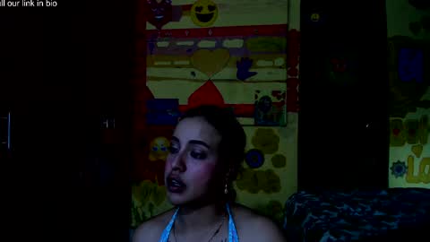 Snapshot of pipeshowtime chatting on September 2025 06:52:02 PM VALENTINA y PIPE online show from September 2025 06:52:02 PM