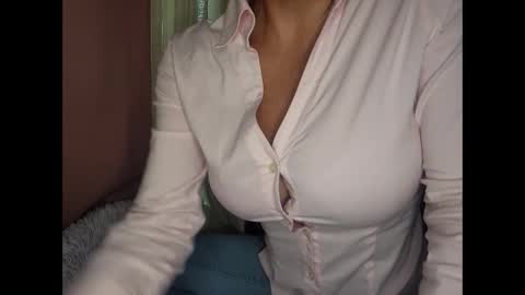 MILF Pippa online show from October 2025 05:32:02 PM