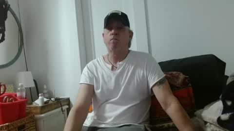 Snapshot of pirate334 chatting on May 2026 01:29:01 PM pirate334 online show from May 2026 01:29:01 PM