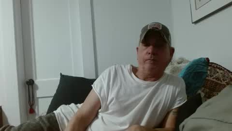 Snapshot of pirate334 chatting on May 2026 12:27:01 AM pirate334 online show from May 2026 12:27:01 AM