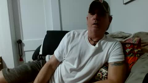 Snapshot of pirate334 chatting on May 2026 01:32:02 AM pirate334 online show from May 2026 01:32:02 AM