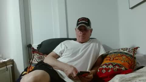Snapshot of pirate334 chatting on May 2026 01:35:01 AM pirate334 online show from May 2026 01:35:01 AM