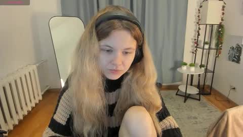 Snapshot of pixel_nest chatting on October 2025 06:13:02 AM Olga online show from October 2025 06:13:02 AM