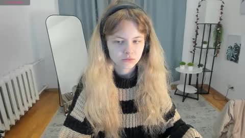 Snapshot of pixel_nest chatting on October 2025 06:16:02 AM Olga online show from October 2025 06:16:02 AM