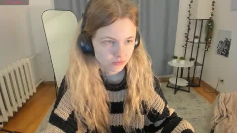 Snapshot of pixel_nest chatting on October 2025 05:08:02 AM Olga online show from October 2025 05:08:02 AM