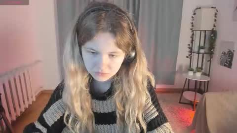 Snapshot of pixel_nest chatting on October 2025 05:08:02 AM Olga online show from October 2025 05:08:02 AM