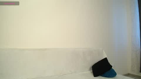 Snapshot of pixie____ chatting on May 2026 01:40:01 PM Lily online show from May 2026 01:40:01 PM