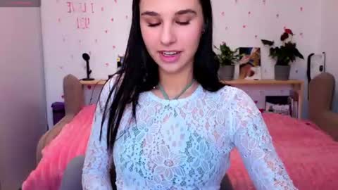 Snapshot of pixie_molly chatting on July 2026 03:32:01 AM Molly online show from July 2026 03:32:01 AM