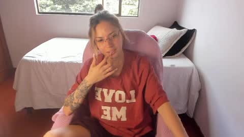 Snapshot of pixiedaemon chatting on April 2026 07:58:01 PM pixie online show from April 2026 07:58:01 PM