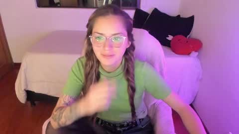 Snapshot of pixiedaemon chatting on May 2026 06:43:02 AM pixie online show from May 2026 06:43:02 AM