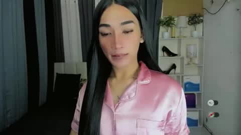 pixiedoll_ online show from February 2026 04:35:01 AM