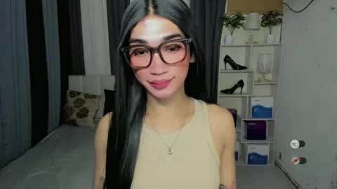 pixiedoll_ online show from March 2026 06:37:01 PM