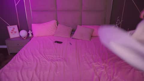 pixiehott online show from November 2025 01:08:02 AM