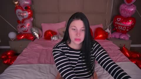 pixiehott online show from February 2026 09:30:01 PM