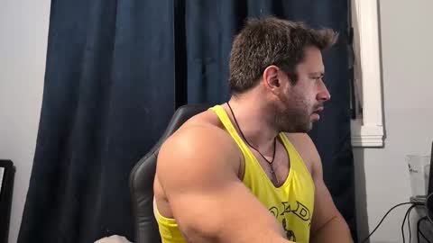 pizza_biceps online show from February 2026 04:21:01 AM