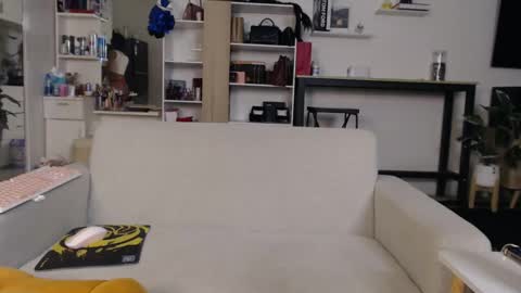 plasticgirll online show from February 2025 06:01:01 PM