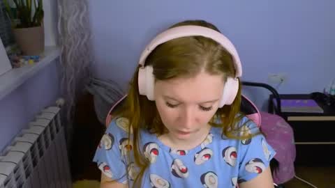 Snapshot of playful_mary chatting on May 2026 11:44:02 PM Masha online show from May 2026 11:44:02 PM