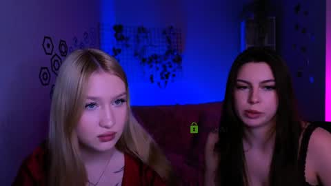 Sophie online show from April 2026 08:01:02 PM