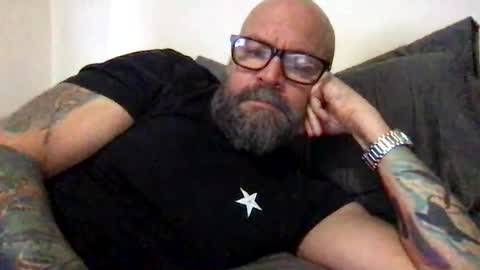 Snapshot of pleasesitonmycock chatting on January 2025 03:40:01 PM PleaseSitOnMyCock online show from January 2025 03:40:01 PM