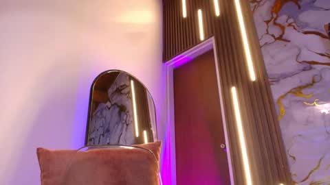 JUAN AND JULI online show from December 2025 01:59:02 AM