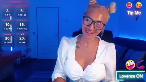 Snapshot of pleasureofgoods chatting on September 2025 09:03:02 PM Victoria online show from September 2025 09:03:02 PM