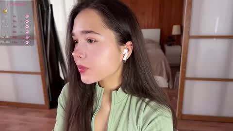 Snapshot of plumybun chatting on September 2025 04:14:01 AM Acey online show from September 2025 04:14:01 AM