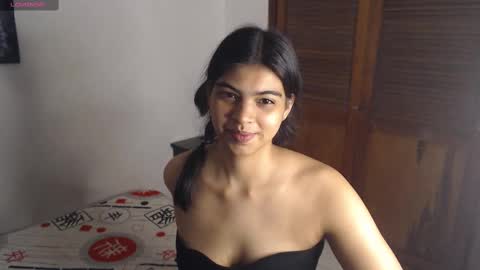 Snapshot of pocahontas_princess__ chatting on October 2025 01:23:02 PM Pocahontas online show from October 2025 01:23:02 PM
