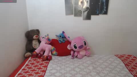 Snapshot of pocahontas_princess__ chatting on April 2026 01:38:02 PM Pocahontas online show from April 2026 01:38:02 PM