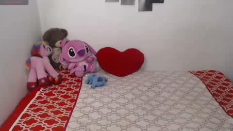 Snapshot of pocahontas_princess__ chatting on April 2026 01:50:02 PM Pocahontas online show from April 2026 01:50:02 PM