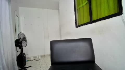 Snapshot of pocahontas_prinsce chatting on April 2026 03:20:01 PM Nikole online show from April 2026 03:20:01 PM
