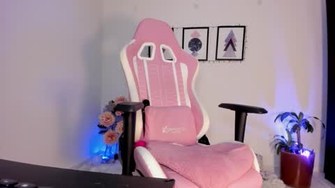 Snapshot of pocahontas_sensual chatting on November 2025 02:55:02 AM Jasmine online show from November 2025 02:55:02 AM