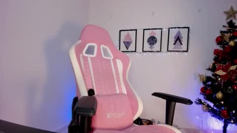 Snapshot of pocahontas_sensual chatting on December 2025 03:12:02 AM Jasmine online show from December 2025 03:12:02 AM