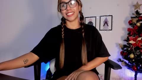 Snapshot of pocahontas_sensual chatting on December 2025 05:05:01 AM Jasmine online show from December 2025 05:05:01 AM