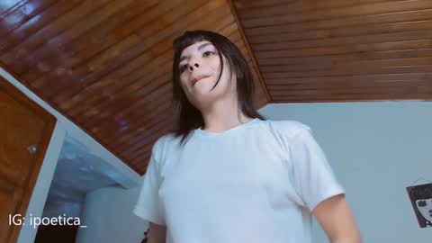 Snapshot of poeeticaa_ chatting on January 2025 12:57:01 AM IG ipoetica online show from January 2025 12:57:01 AM