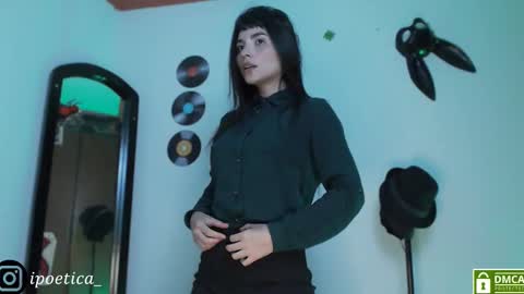 Snapshot of poeeticaa_ chatting on March 2026 03:29:02 PM IG ipoetica online show from March 2026 03:29:02 PM