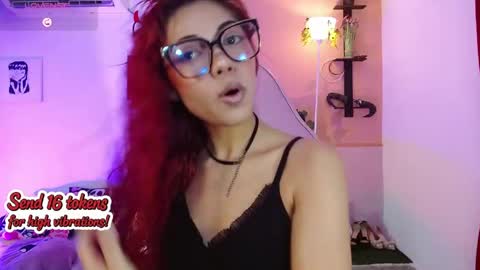 Snapshot of poison_liv chatting on May 2026 01:07:01 PM poison_liv online show from May 2026 01:07:01 PM