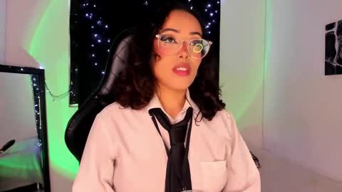 Willow                      Hours 12pm to 630pm Colombian time FRIDAY AND SUNDAY FREE DAYS online show from January 2025 06:02:02 PM