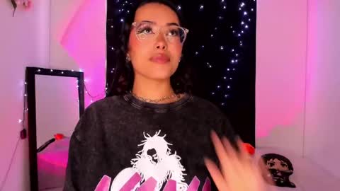 Willow                      Hours 12pm to 630pm Colombian time FRIDAY AND SUNDAY FREE DAYS online show from January 2025 05:23:01 PM