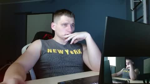 Poliglotjoe2 online show from February 2026 07:21:02 PM