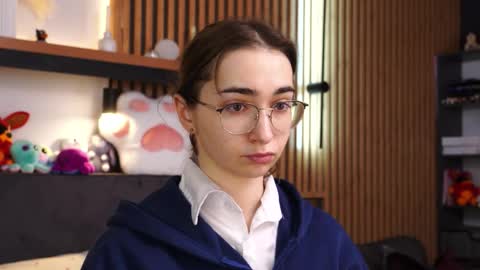 Polly online show from February 2026 07:40:01 AM