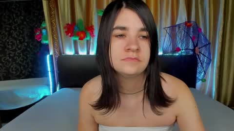 Polly online show from April 2026 05:49:02 AM