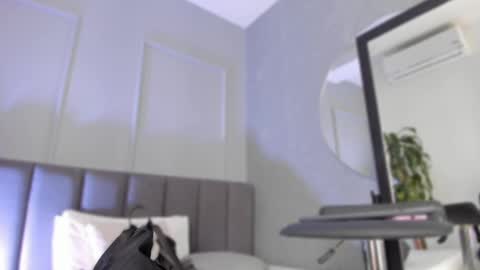 POLLY online show from September 2025 10:39:02 AM