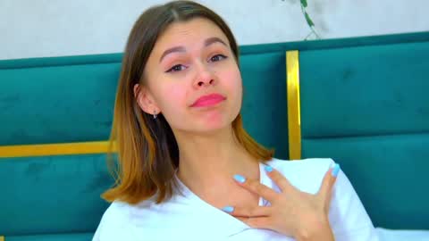 Snapshot of pollylanders chatting on January 2025 09:31:02 PM Polly online show from January 2025 09:31:02 PM